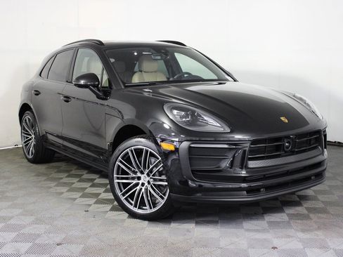 Used 2025 Porsche Macan image 9