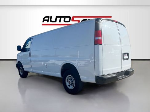 Used 2023 GMC Savana 2500 Extended w/ Driver Convenience Package image 5