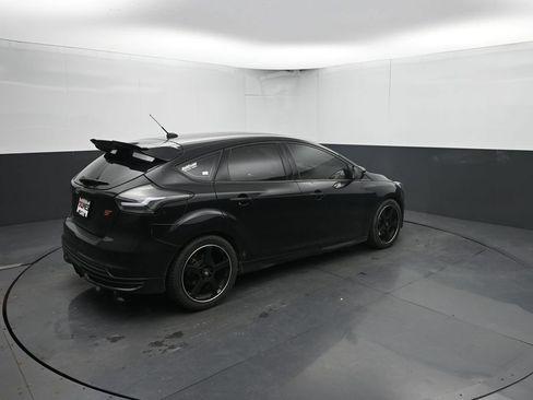 Used 2018 Ford Focus ST FWD image 11