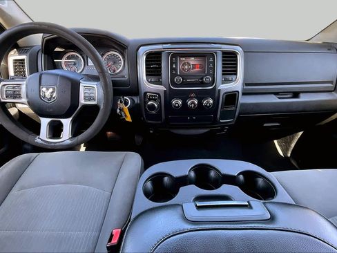 Used 2022 RAM 1500 Classic SLT RWD image 28