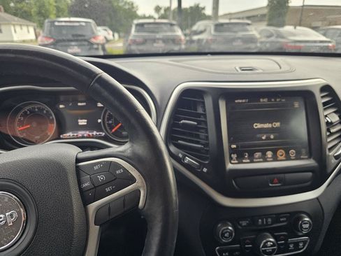 Used 2015 Jeep Cherokee Limited AWD/4WD image 25