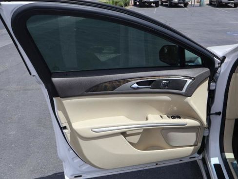 Used 2014 Lincoln MKZ FWD image 14