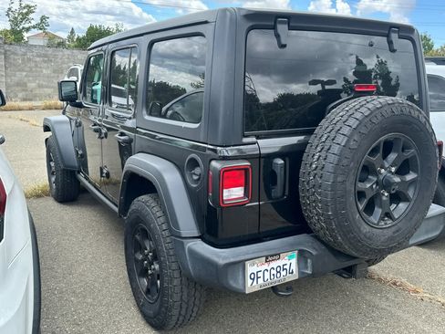 Used 2023 Jeep Wrangler Unlimited Sport AWD/4WD image 4