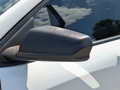 Used 2022 Chevrolet Equinox LS w/ LS Convenience Package FWD image 12
