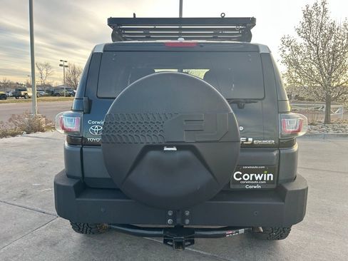 Used 2014 Toyota FJ Cruiser 4WD w/ Upgrade Package image 8