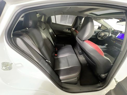 Used 2024 Toyota Prius Prime Premium image 26