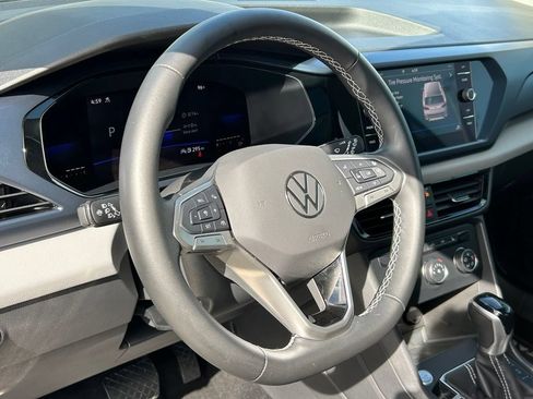 Certified 2022 Volkswagen Taos SE AWD/4WD image 17