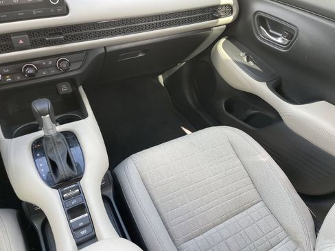 Used 2025 Honda HR-V LX image 15