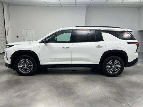 Used 2024 Chevrolet Traverse LT image 4