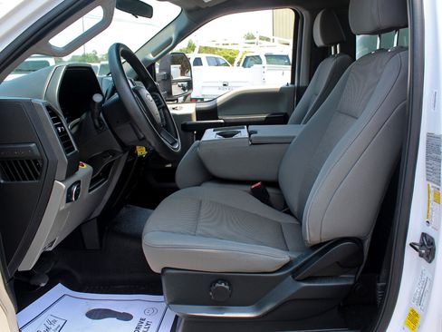 Used 2020 Ford F250 XL w/ Power Equipment Group image 19