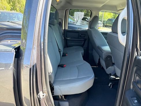 Used 2017 RAM 1500 Express AWD/4WD image 10