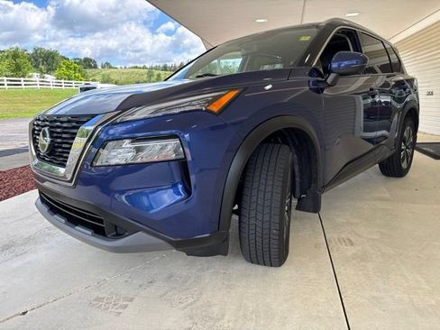 Used 2021 Nissan Rogue SV w/ Premium Package AWD/4WD image 10