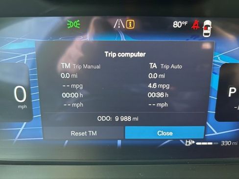 Certified 2025 Volvo XC40 B5 Plus AWD/4WD image 21