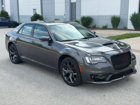 Used 2023 Chrysler 300 S RWD image 3
