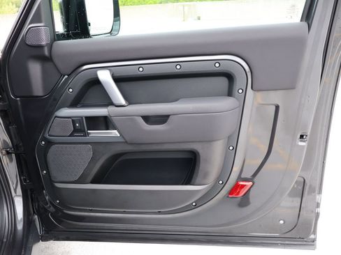 Used 2022 Land Rover Defender 90 X-Dynamic S AWD/4WD image 14