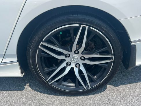 Used 2021 Honda Accord Touring image 15