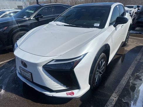 Certified 2023 Lexus RZ 450e Premium w/ Technology Package image 2