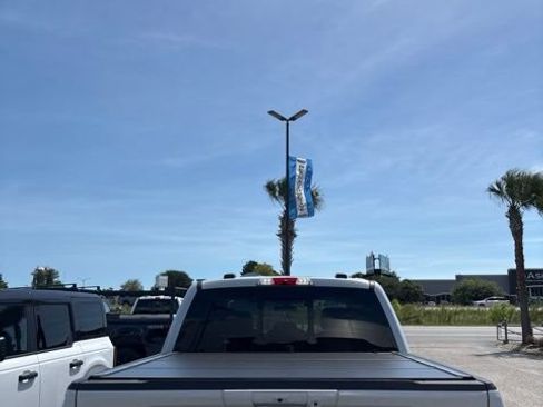 Used 2022 Ford F150 Lariat w/ Equipment Group 502A High AWD/4WD image 5