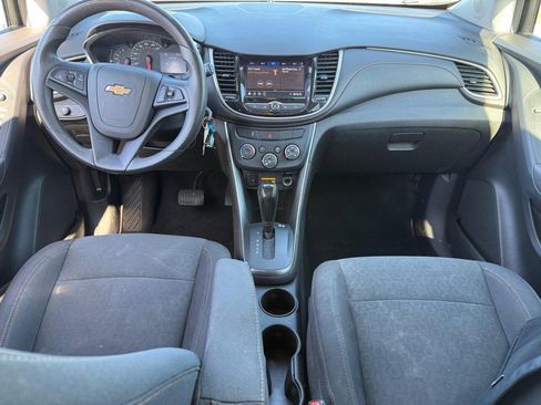 Used 2020 Chevrolet Trax LS w/ Tint and Cruise Package FWD image 12