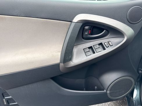 Used 2012 Toyota RAV4 4WD w/ Upgrade Value Pkg image 15