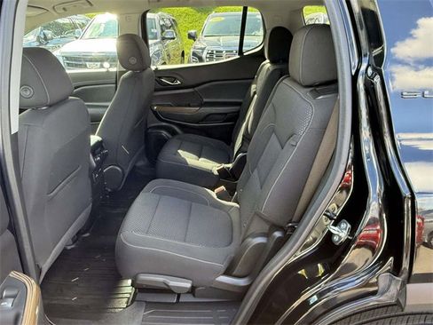 Certified 2023 GMC Acadia SLE w/ Driver Convenience Package image 10