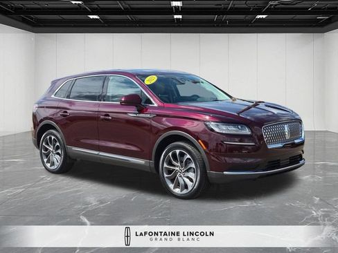 Used 2023 Lincoln Nautilus Reserve AWD/4WD image 7