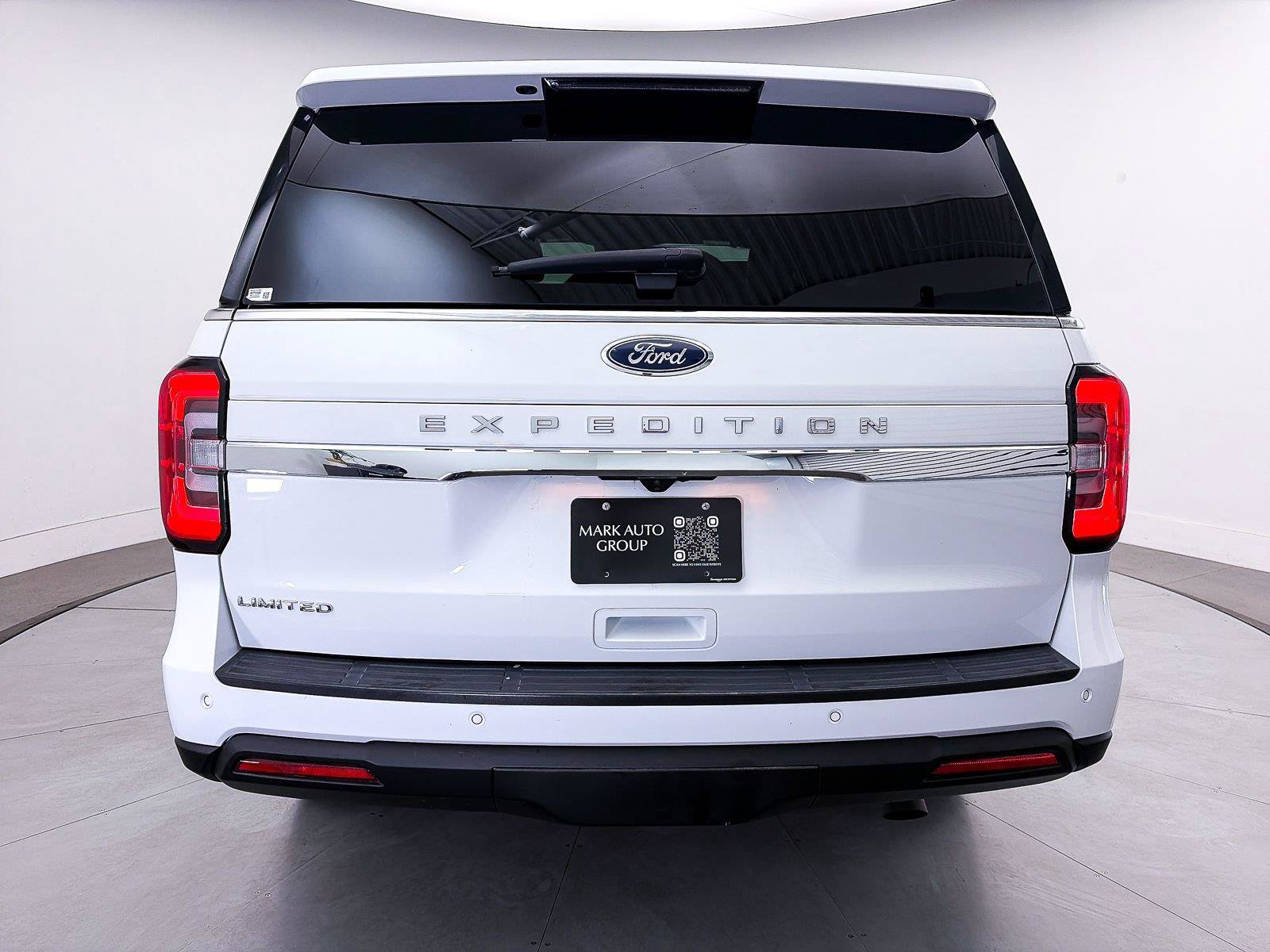Used 2024 Ford Expedition Limited AWD/4WD image 16
