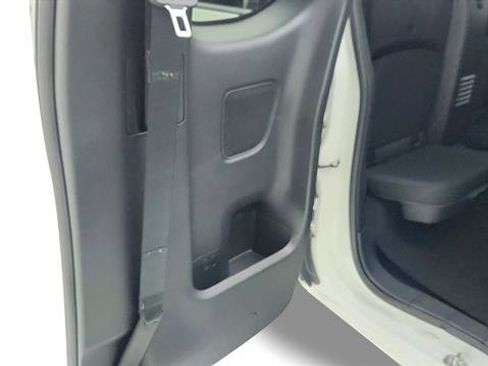 Certified 2025 Nissan Frontier SV w/ SV Convenience Package RWD image 27
