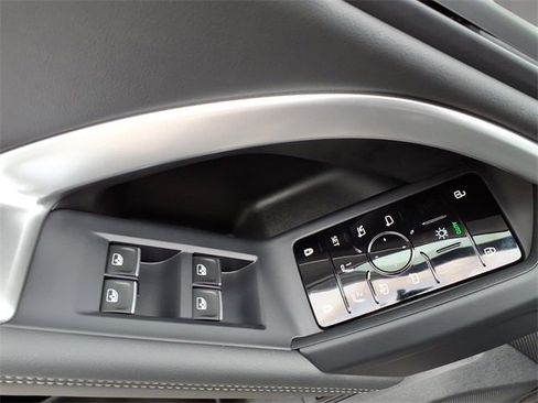 Used 2025 Audi Q5 Premium w/ Convenience Package image 12