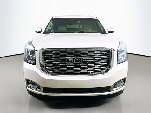 Used 2019 GMC Yukon Denali w/ Denali Ultimate Package image 2