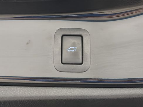 Used 2017 Toyota Highlander Limited Platinum AWD/4WD image 30