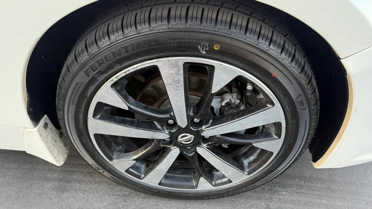 Used 2018 Nissan Altima 2.5 SR FWD image 16