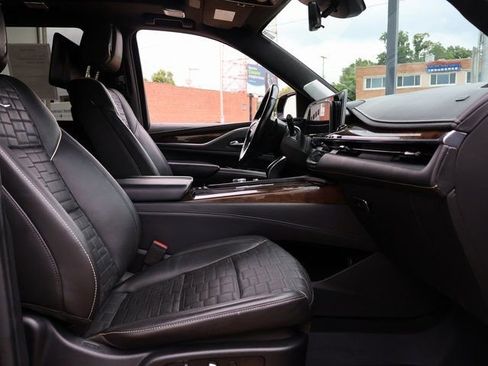 Certified 2021 Cadillac Escalade Premium Luxury Platinum AWD/4WD image 9