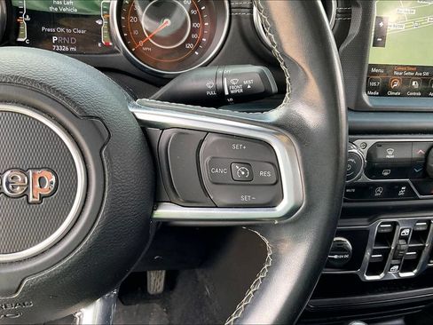 Used 2020 Jeep Gladiator Overland w/ Popular Equipment Package AWD/4WD image 13