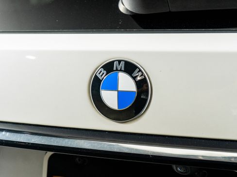 Used 2023 BMW X7 xDrive40i w/ Premium Package image 11