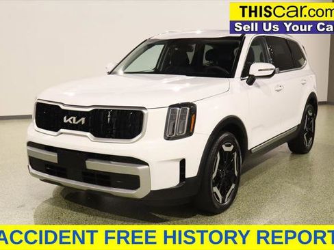 Used 2023 Kia Telluride EX w/ EX Captain's Chair Package image 3