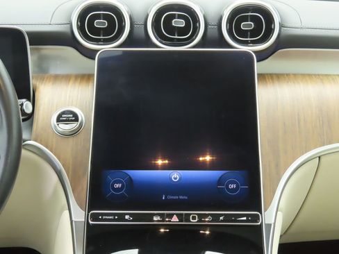Used 2024 Mercedes-Benz GLC 300 4MATIC image 14
