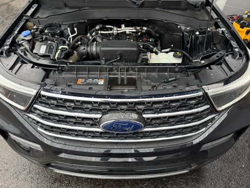 Used 2022 Ford Explorer XLT w/ Equipment Group 202A image 38