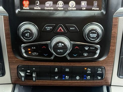 Used 2017 RAM 1500 Laramie w/ Convenience Group AWD/4WD image 26