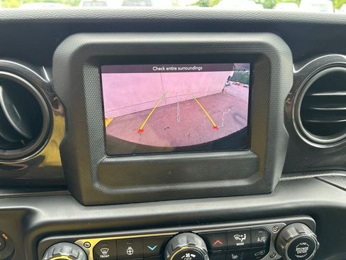 Used 2022 Jeep Wrangler Unlimited Sport AWD/4WD image 16