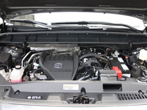 Used 2025 Toyota Highlander Limited AWD/4WD image 14