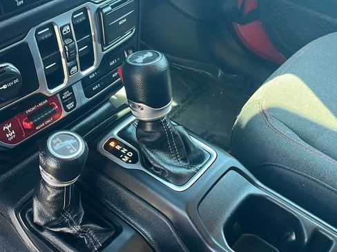 Certified 2024 Jeep Wrangler Unlimited Rubicon image 13