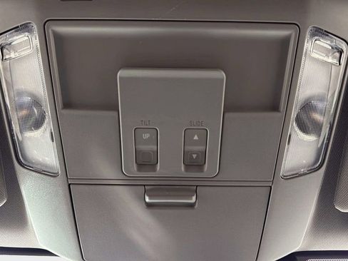 Used 2018 Toyota Tundra Platinum AWD/4WD image 35