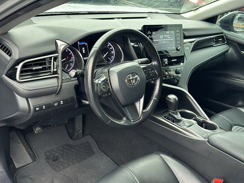 Used 2021 Toyota Camry SE w/ Carpet Mat Package (TMS) image 13