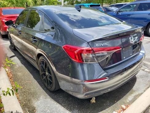 Used 2023 Honda Civic Sport image 2