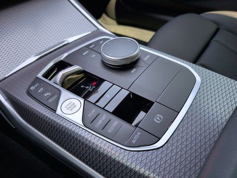 Used 2024 BMW 230i Coupe w/ Premium Package RWD image 18
