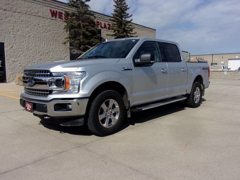 Used 2018 Ford F150 XLT w/ Equipment Group 302A Luxury AWD/4WD image 2
