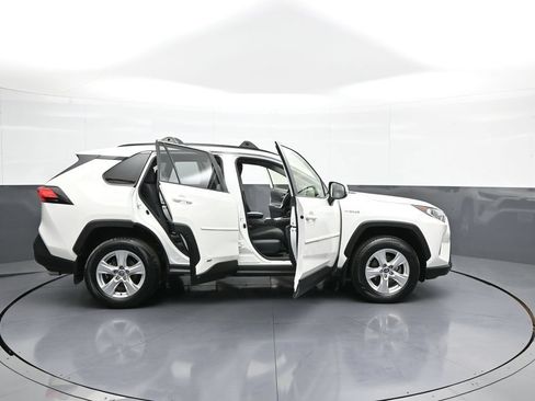 Used 2021 Toyota RAV4 XLE w/ Convenience Package AWD/4WD image 43