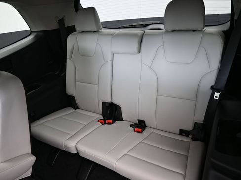 Used 2024 Kia Telluride EX w/ EX Captain's Chair Package image 35