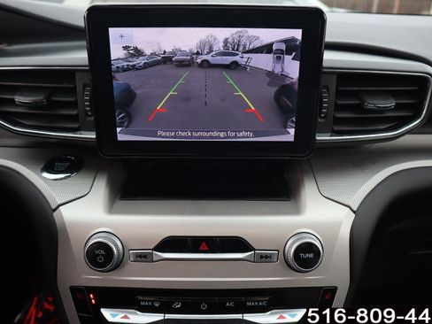 Used 2022 Ford Explorer XLT w/ Equipment Group 202A image 18